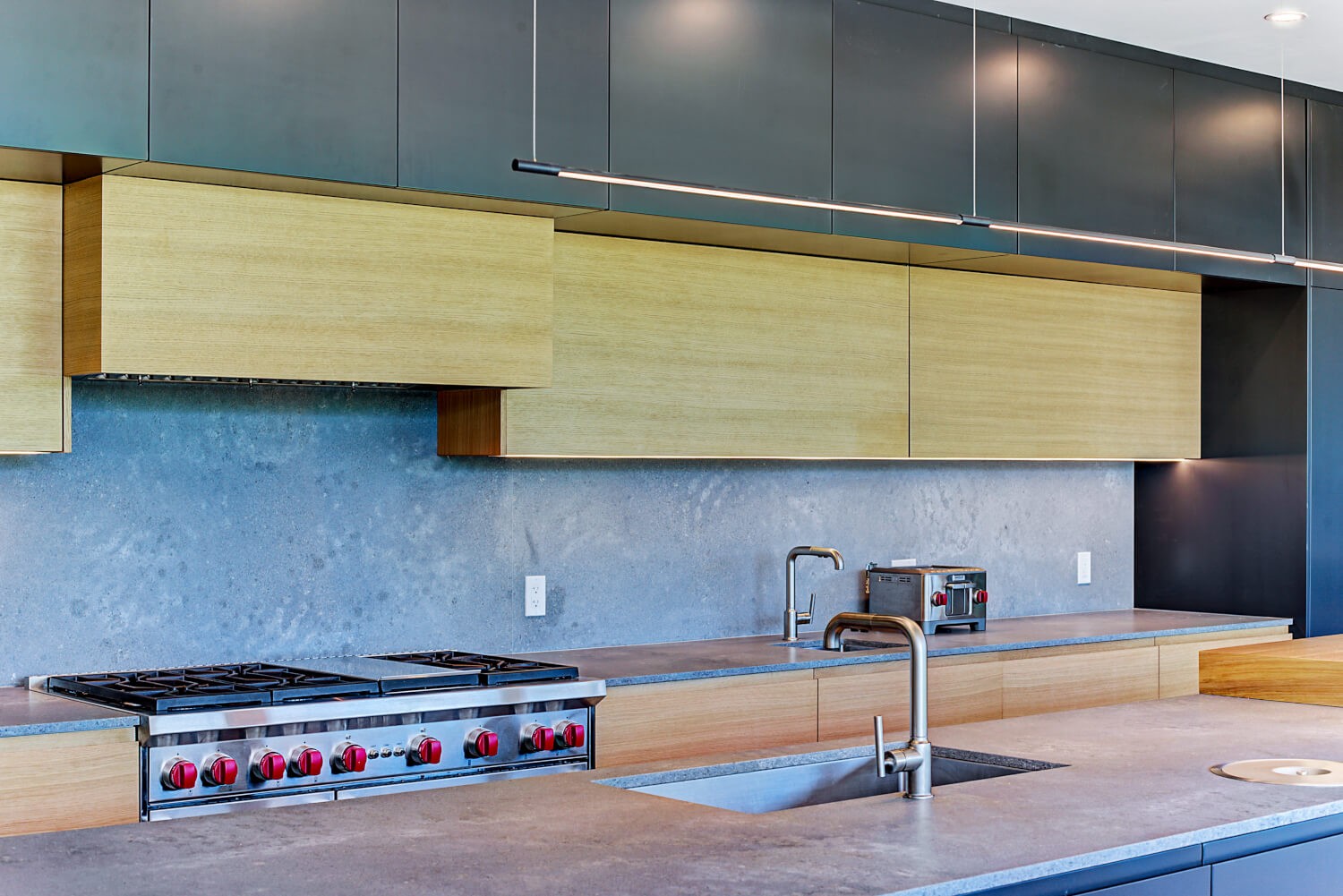 Residential Kitchen by Alana Fletcher Interiors with Connected THIN Suspensions